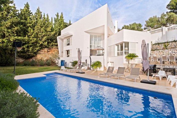 Image No.1-4 Bed Villa for sale