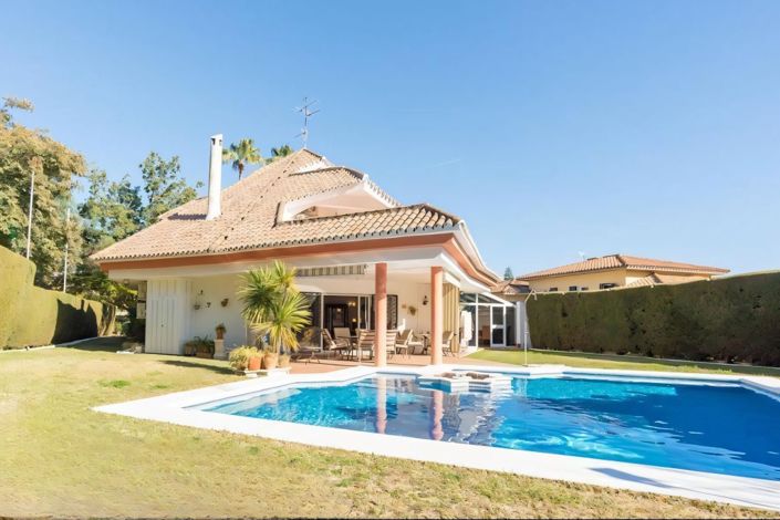 Image No.1-4 Bed Villa for sale