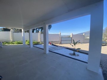 Covered terrace 2