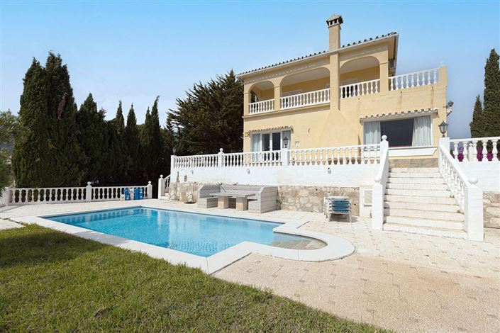 Image No.1-6 Bed Villa for sale