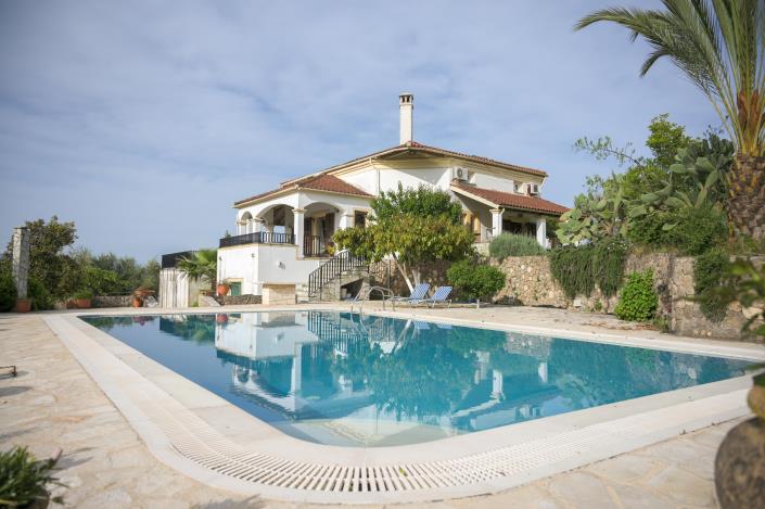 Image No.1-5 Bed Villa for sale