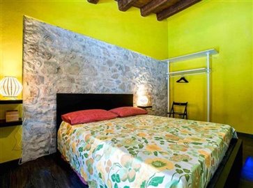 ima31684-2020-11-farmhouse-casteltrosino-ascolipiceno-italy-012-758x564