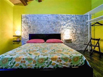 ima31684-2020-11-farmhouse-casteltrosino-ascolipiceno-italy-013-758x564