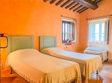 ima32820-2021-01-agriturismo-serra-san-quirico-marche-italy-030-758x564