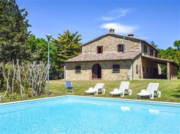 ium33802-2021-07-country-house-san-venanzo-umbria-italy-011-758x564