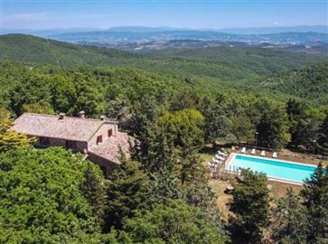 ium33802-2021-07-country-house-san-venanzo-umbria-italy-03-758x564