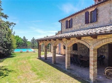 ium33802-2021-07-country-house-san-venanzo-umbria-italy-06-758x564