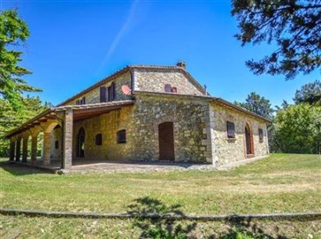 ium33802-2021-07-country-house-san-venanzo-umbria-italy-08-758x564