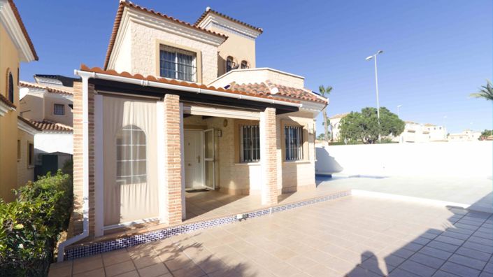 Image No.1-3 Bed Villa for sale