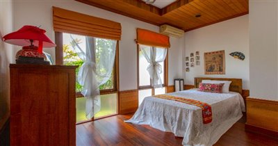 koh-samui-villa-for-sale-large-garden-plai-la