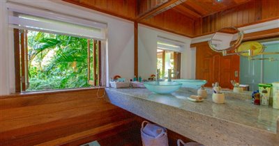 koh-samui-villa-for-sale-large-garden-plai-la