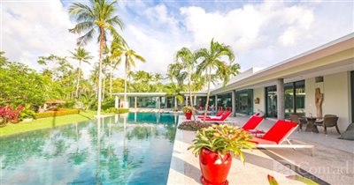 beachside-villa-for-sale-koh-samui-big-garden