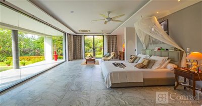 beachside-villa-for-sale-koh-samui-big-garden