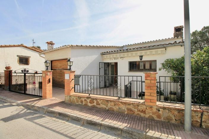 Image No.1-4 Bed Villa for sale