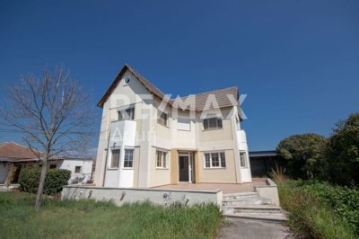 1 - Magnesia, Maisonette