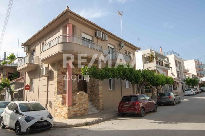 Image No.1-4 Bed Maisonette for sale