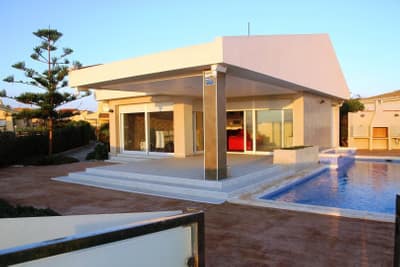 Image No.1-3 Bed Villa / Detached for sale