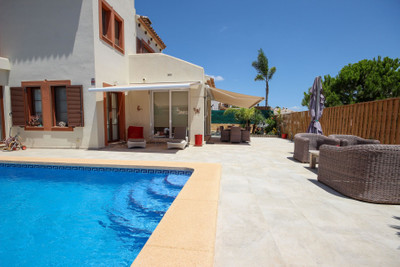 Image No.1-4 Bed Villa / Detached for sale