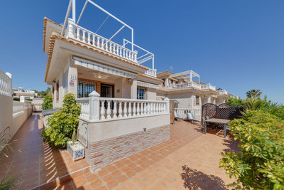 Image No.1-4 Bed Villa / Detached for sale