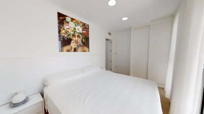 21-top-floor-main-bedroom