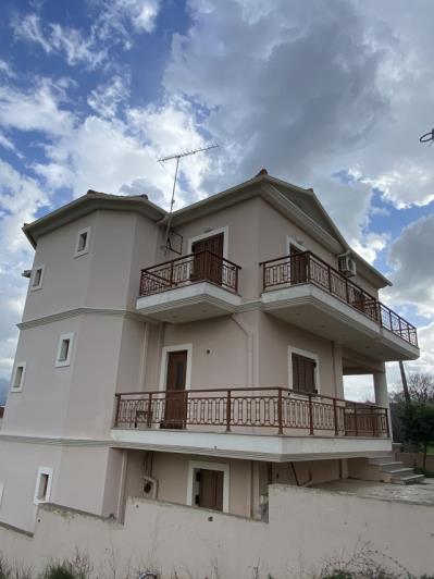 Image No.1-4 Bed Villa / Detached for sale