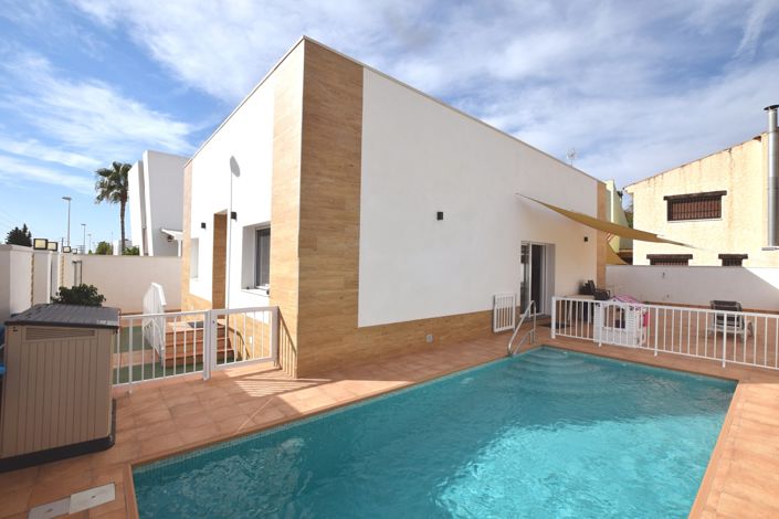 Image No.1-3 Bed Villa for sale