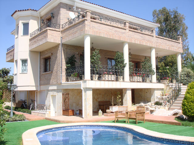 Image No.1-5 Bed Villa for sale