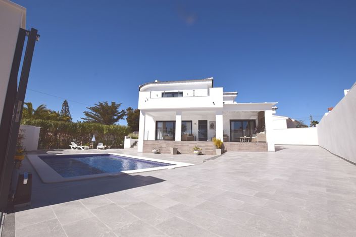 Image No.1-3 Bed Villa for sale