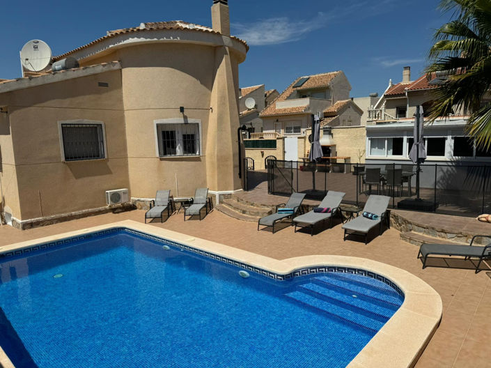 Image No.1-5 Bed Villa for sale