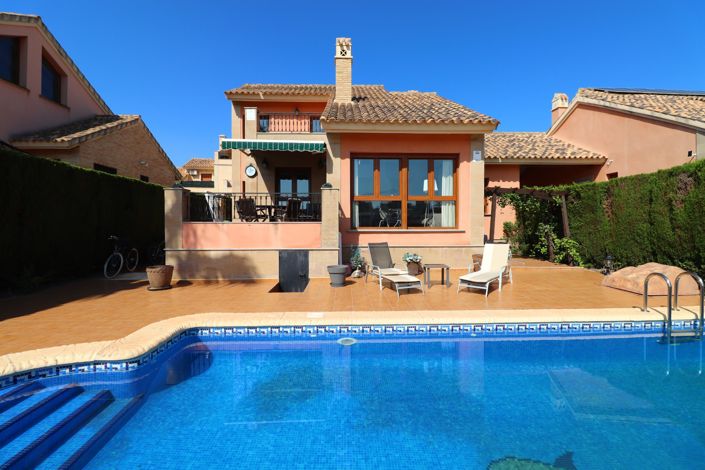 Image No.1-3 Bed Villa for sale