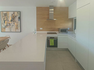 7116amazingmoderntopfloorapartment06042414374