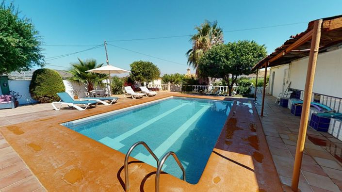 Image No.1-5 Bed Villa for sale