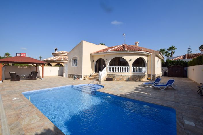 Image No.1-3 Bed Villa for sale