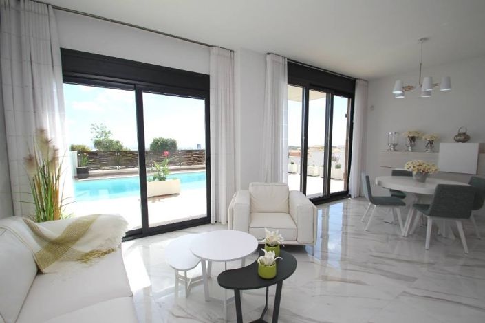 Image No.1-2 Bed Villa for sale