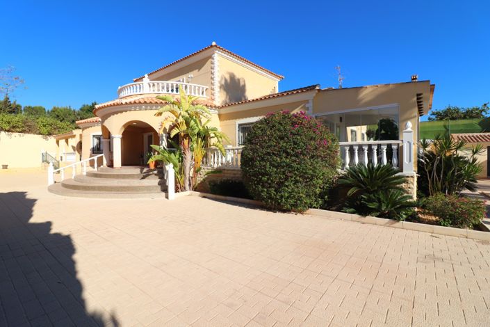 Image No.1-6 Bed Villa for sale