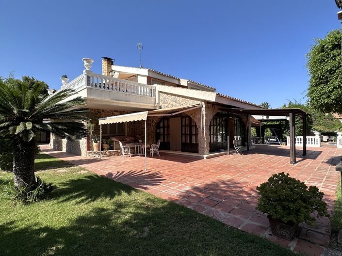 Image No.1-5 Bed Villa for sale