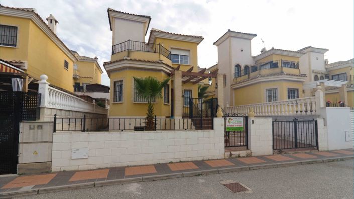 Image No.1-3 Bed Villa for sale