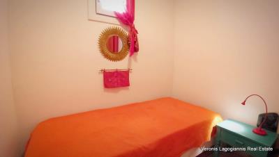 6_Orange_Guestroom