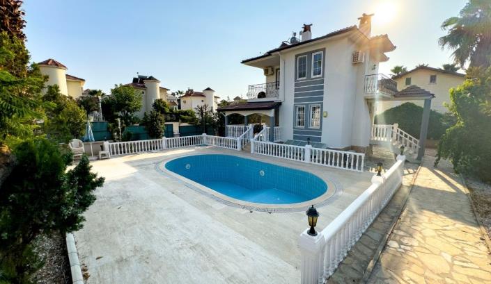 Image No.1-4 Bed House/Villa for sale