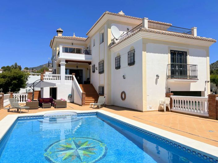 Image No.1-5 Bed Villa for sale