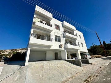 Studio For Sale  in  Peyia