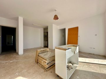 Apartment For Sale  in  Peyia