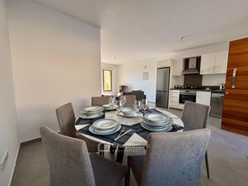 Town House for sale in Kato Paphos - Universal