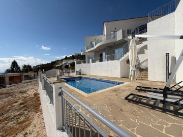 Detached Villa For Sale  in  Peyia