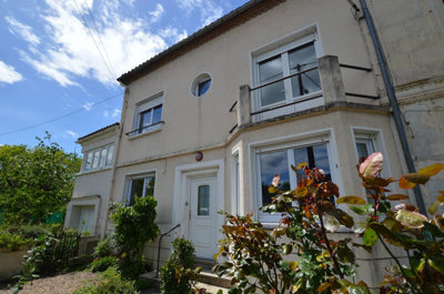 1 - Gironde, Property