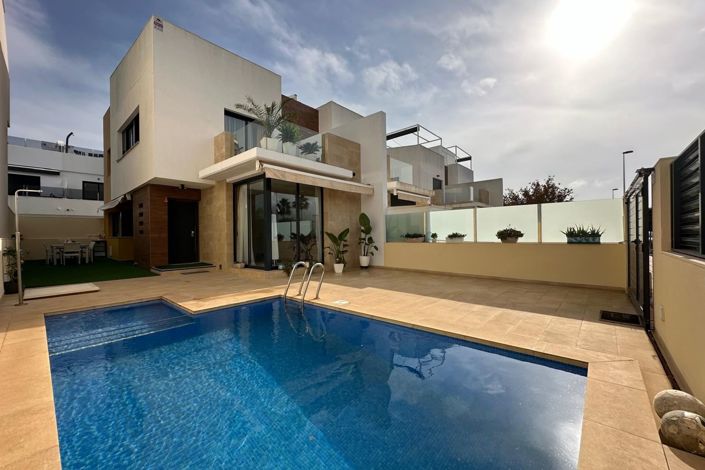 Image No.1-3 Bed Villa for sale