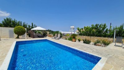 Detached Villa For Sale  in  Akourdaleia Kato