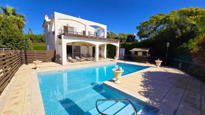 Detached Villa For Sale  in  Peyia - Coral Bay