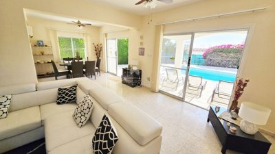 Detached Villa For Sale  in  Peyia - Coral Bay