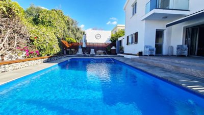 Detached Villa For Sale  in  Kissonerga